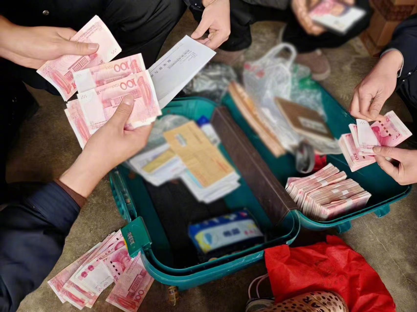 最新带现金几十万能过安检方法分析(最方便真实的嵊州携带现金过安检有具体规定吗方法)